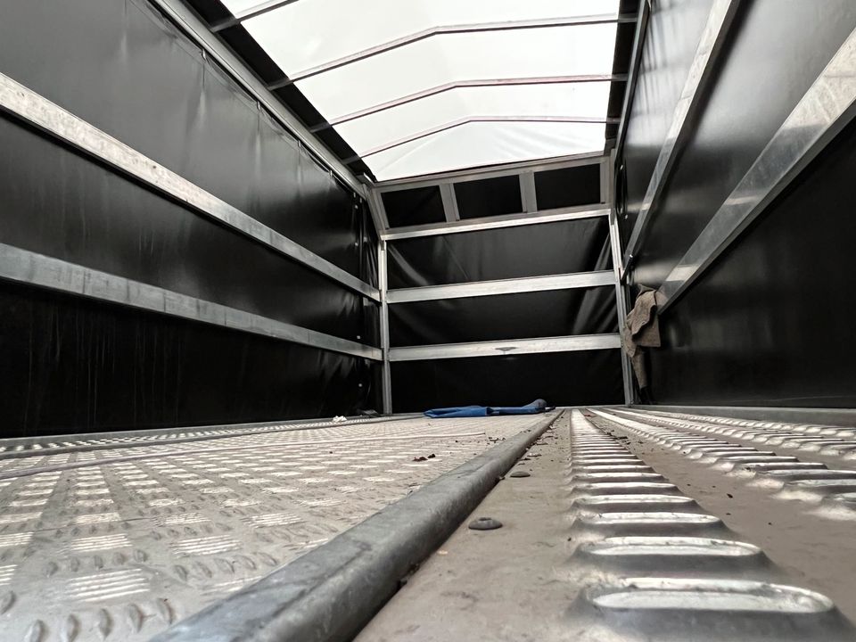 Autotrailer 3t geschlossen kippbar Hydraulik in Prisdorf