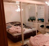 Schlafzimmer komplett mit Schrank und Doppelbett Sachsen - Riesa Vorschau
