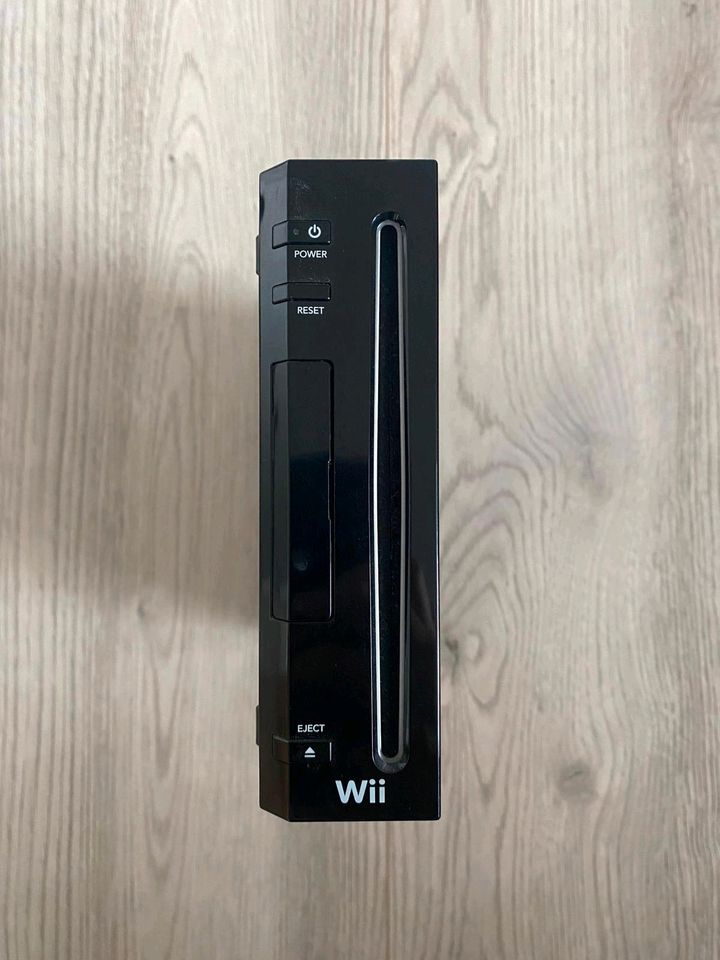 Nintendo Wii mit Balance Board in Geldern