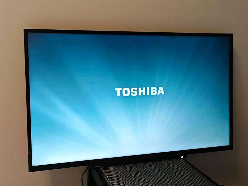 Tauschen Toshiba 43", 4K, UHD, HDR10 gegen Oculus (Meta) Quest 2 in Miltenberg