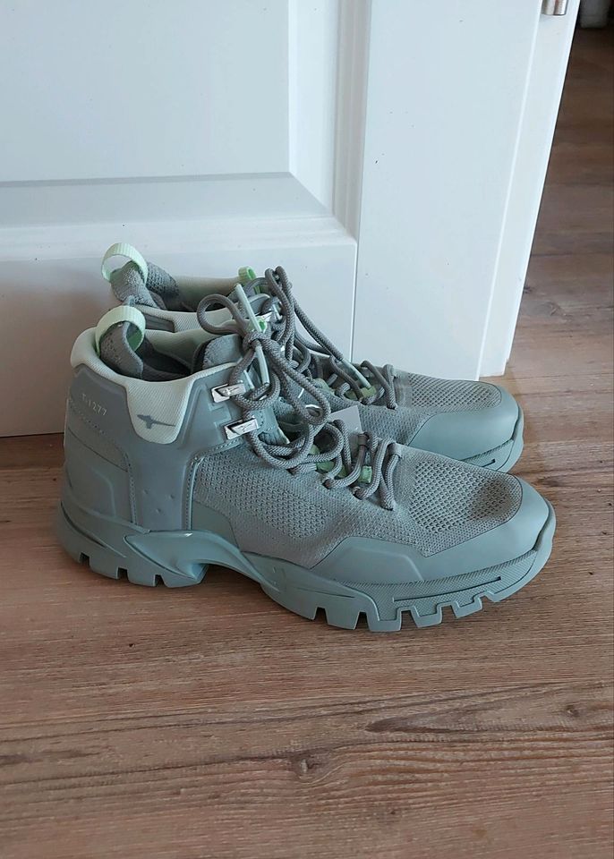 Tamaris Wanderschuhe T-1277  / Trakingshuhe Größe 40 in Moormerland