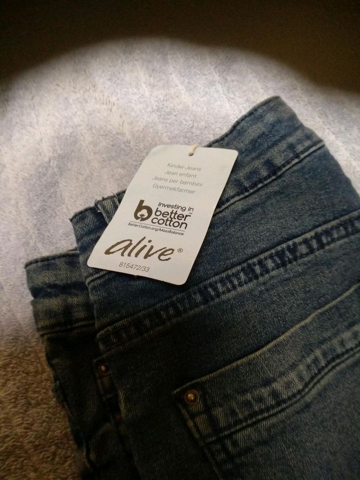 Jeans Gr. 152 verstellbarer Bund neu alive in Neuenrade