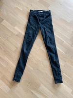 Levi’s 520 High Rise Super Skinny schwarz Größe 25 Baden-Württemberg - Achern Vorschau