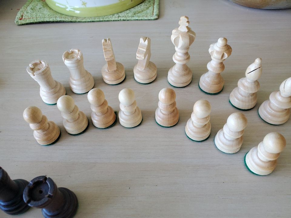 Schachbrettmatte und Schachfiguren in Lüneburg