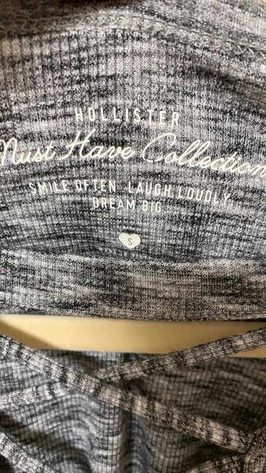 Hollister Oberteil Longsleeve in Wöllstadt