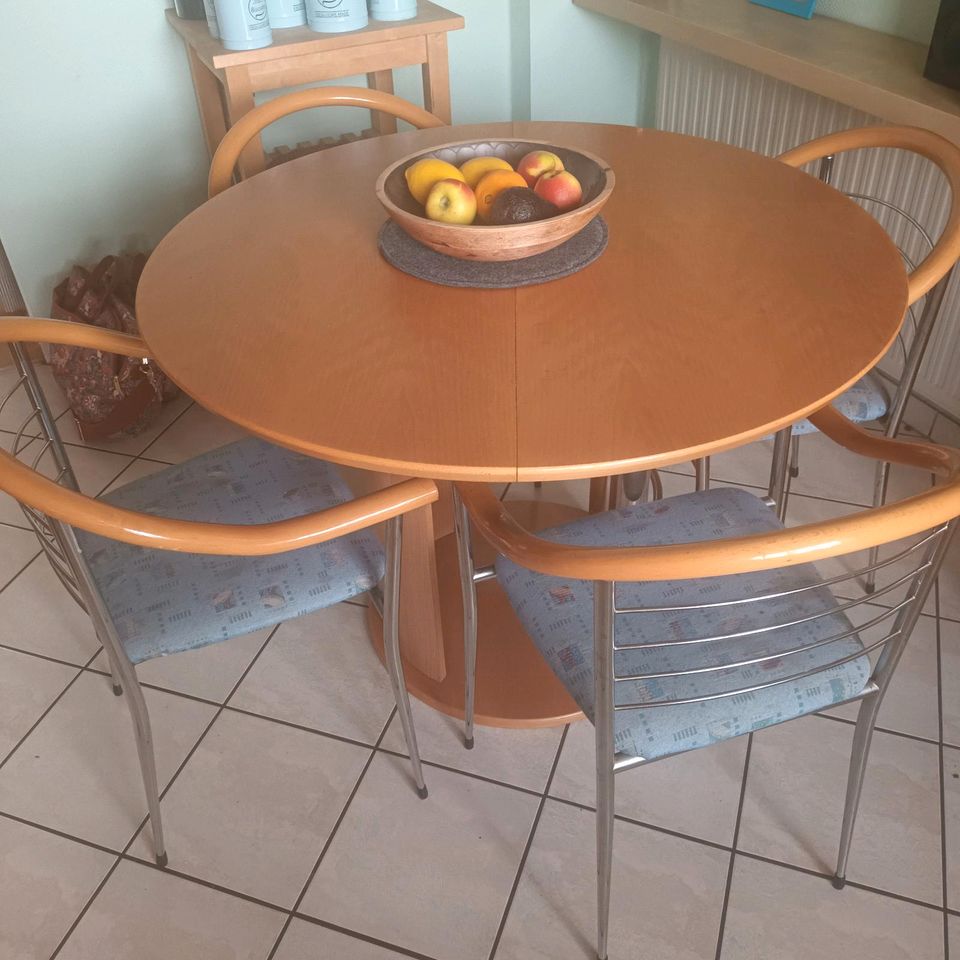 Tisch Rund ausziehbar mit 4 Stühlen in Wadgassen