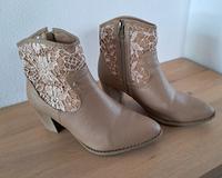 Stiefeletten mit Spitzeneinsatz, creme/beige Gr.38 Bayern - Treuchtlingen Vorschau