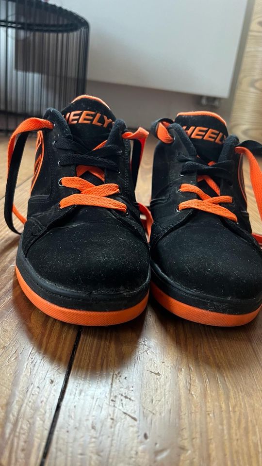 Orginal Heelys Grösse 40 Schwarz/Orange in Bietigheim-Bissingen