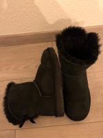 Uggs Mini Bailey bow schwarz Gr. 38 Düsseldorf - Benrath Vorschau