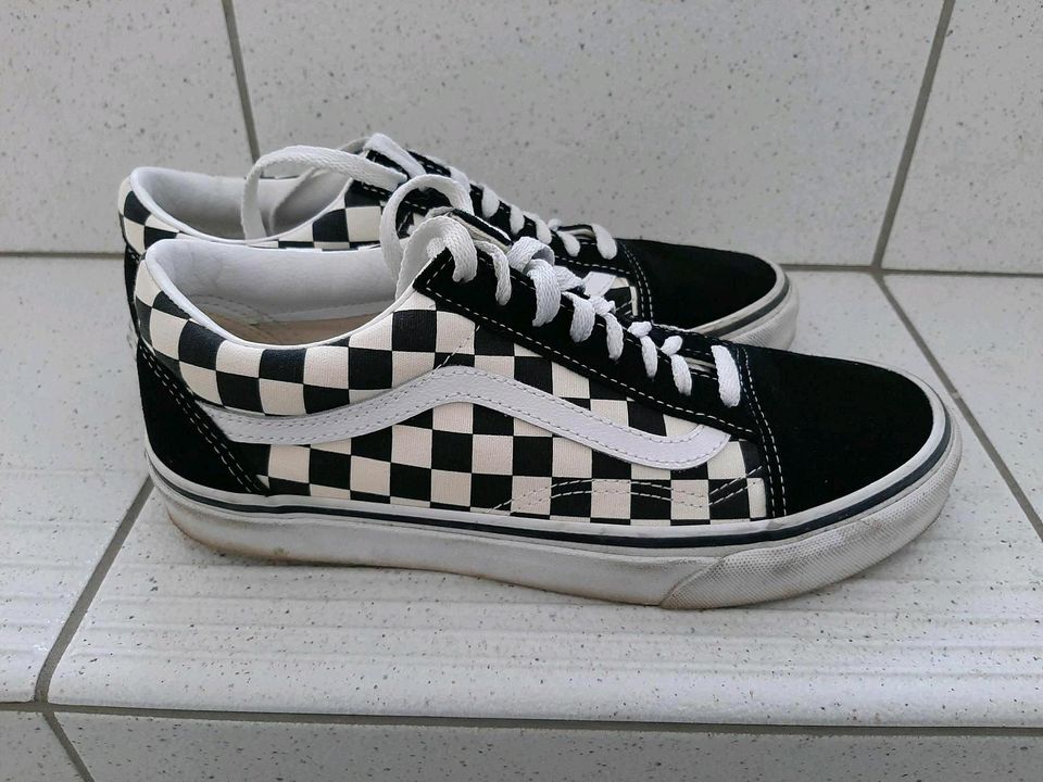 VANS Sneaker low schwarz weiss Karo karriert Gr. 40 in Hochheim am Main