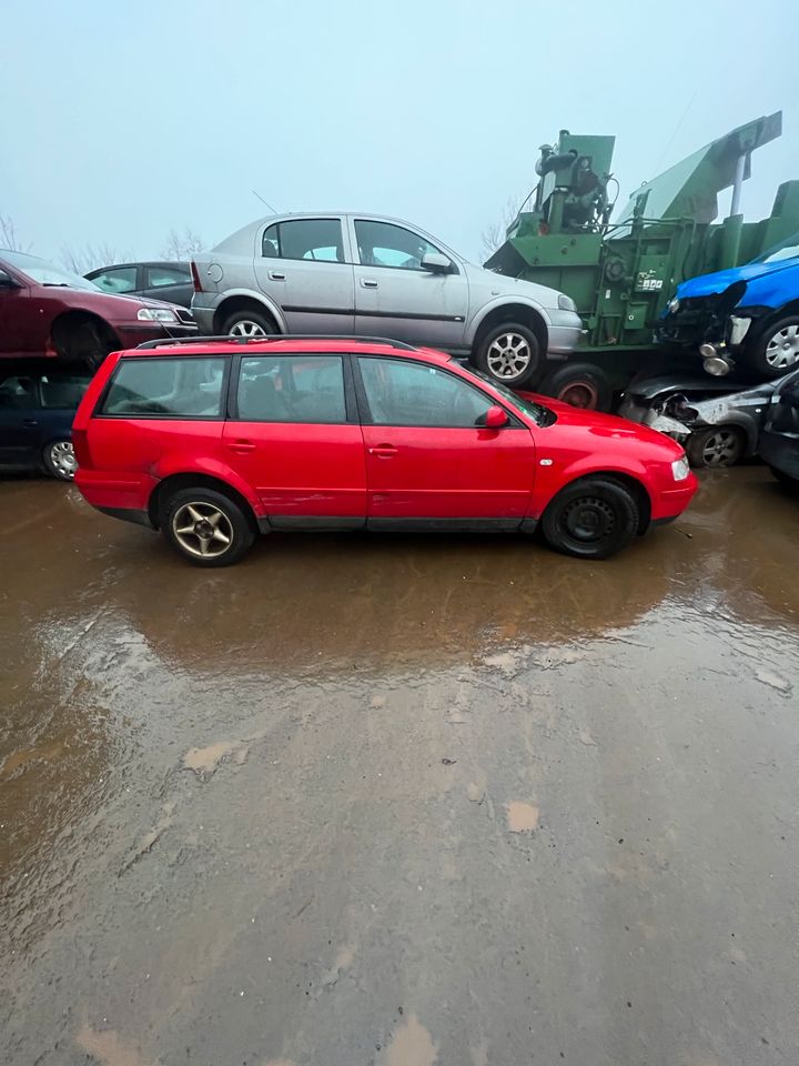 VW Passat 2,5 TDI V6 110 KW Autoteile Teile Schlachfest in Waldbröl