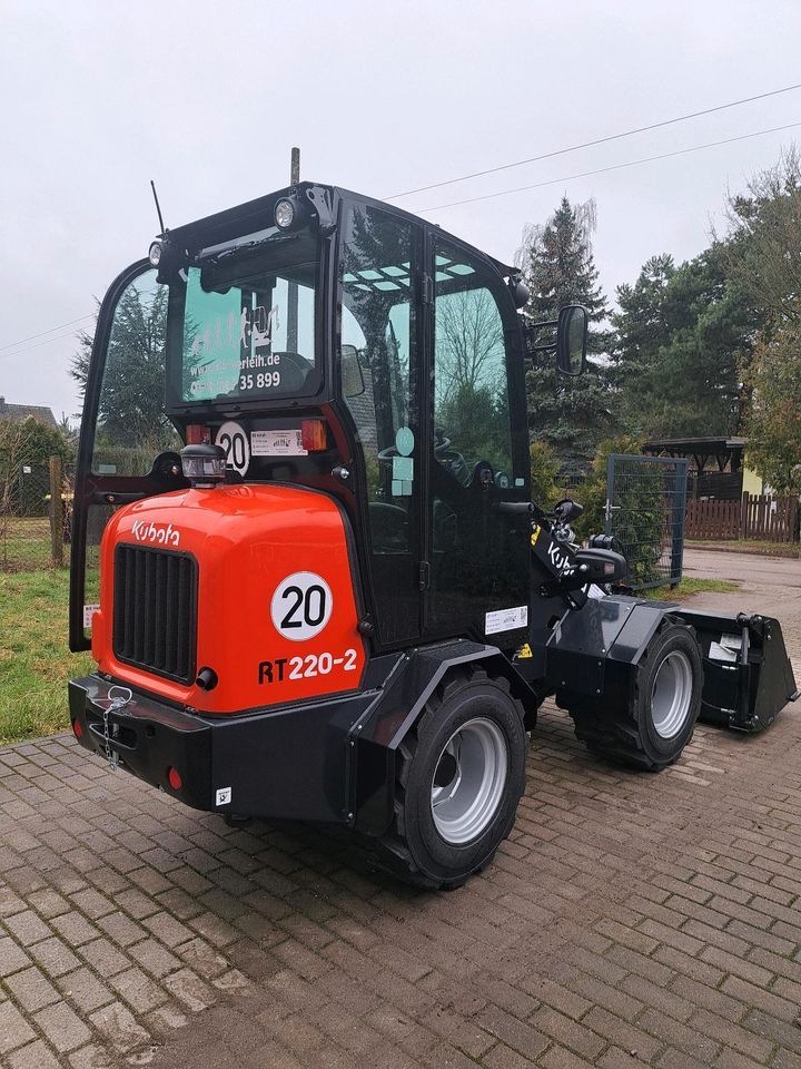 Mieten-Kubota Radlader RT220-2 Hoflader Vermietung in Brieselang