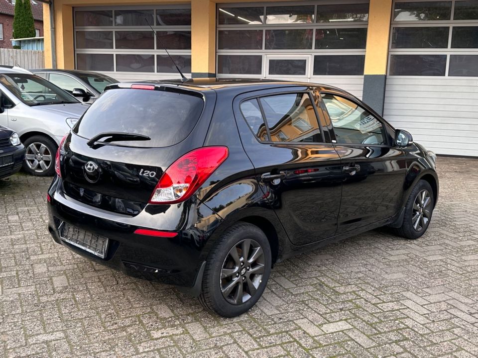 Hyundai i20 1.4 Style Automatik*LED*KLIMA*MFL*TEMPOMAT** in Nordhorn