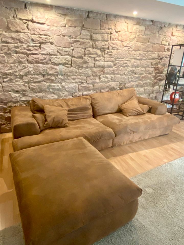 Wunderschönes Big Sofa mit Hocker Braun Abnehmbare Bezüge in Mannheim