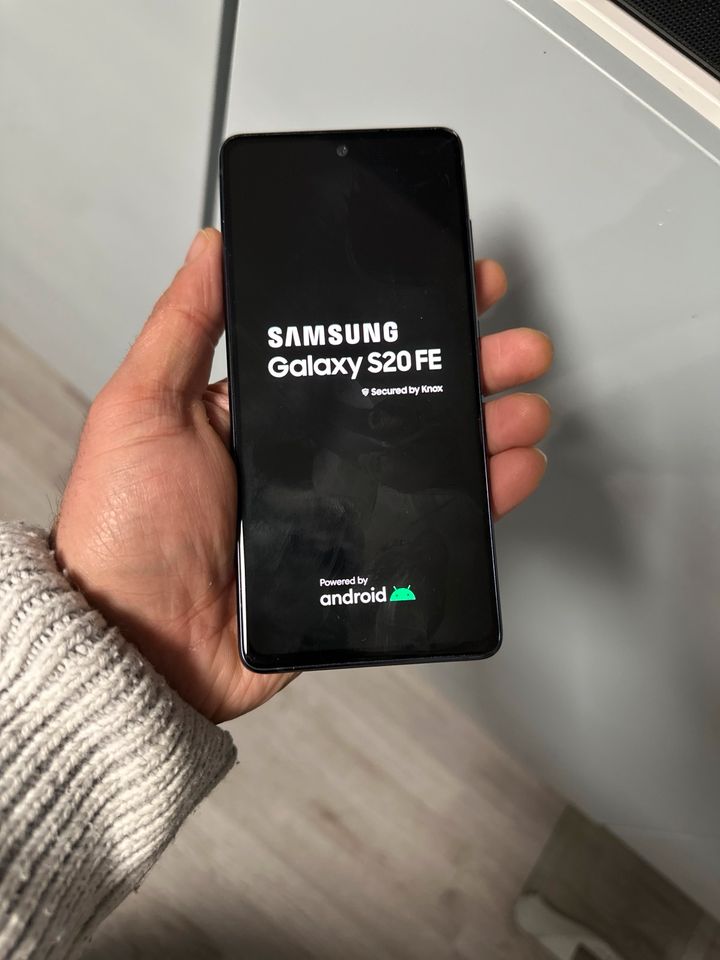 Samsung Galaxy s20 EF in Bremen