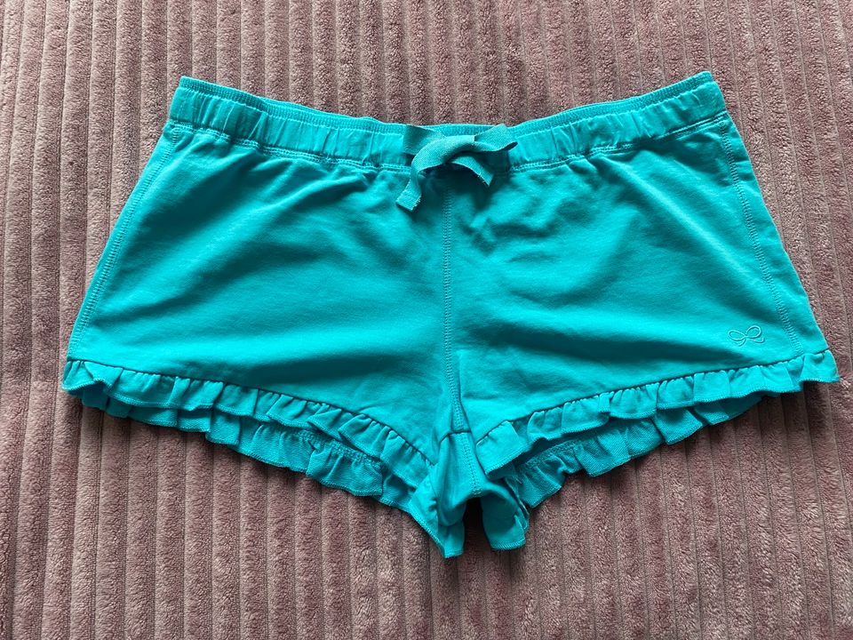 Shorts in Hellblau Loungewear Pyjama Hunkemöller Gr. M und Gr. XL in Hamburg