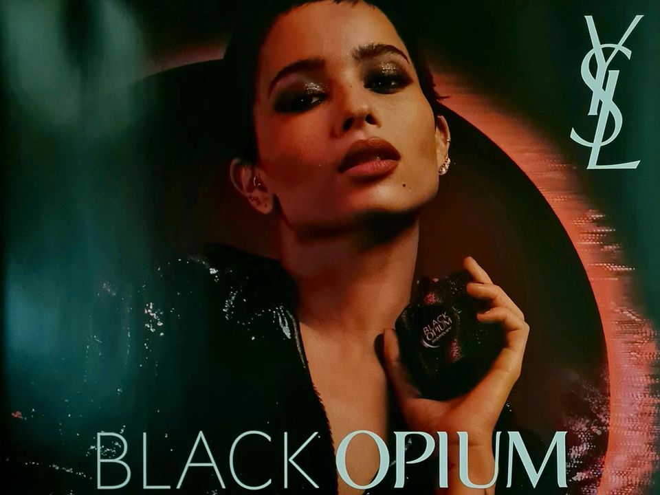 Yves Saint Laurent - Black Opium Plakat Zoe Kravitz YSL Werbedeko in Berlin