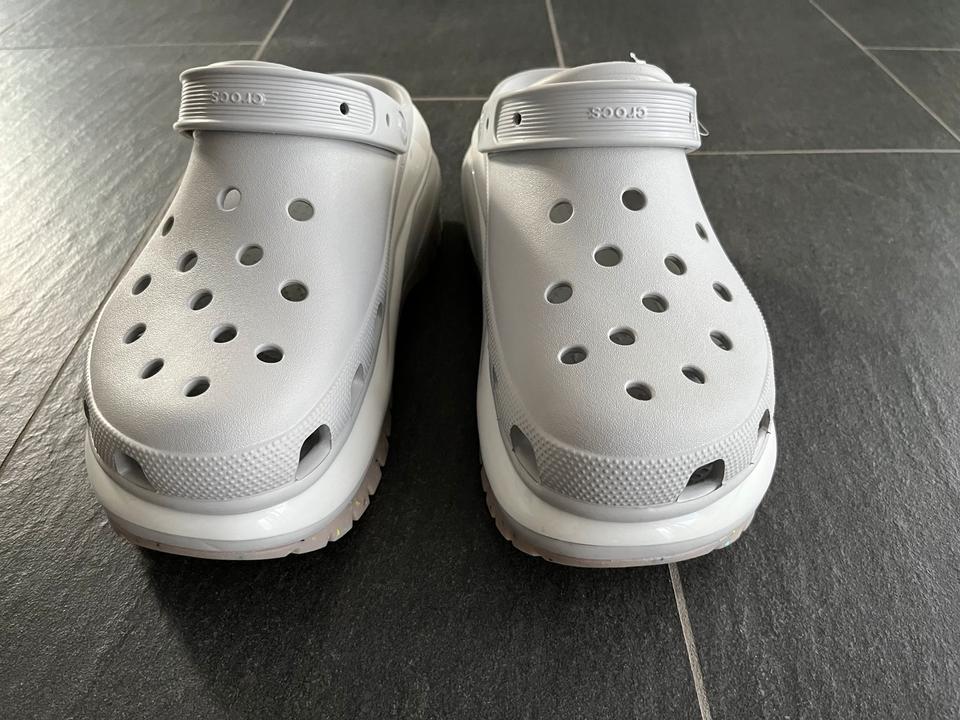 Crocs 47 street on sale