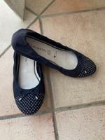 Neuwertige original TAMARIS Leder-Ballerinas Gr. 39 mit Nieten Hessen - Büdingen Vorschau