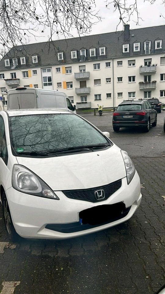 Honda Jazz mit neue TÜV in Trier