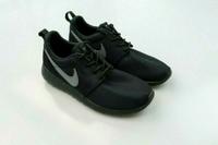 Nike Sneaker / Turnschuhe / Sportschuhe, Größe 37,5, neu Bayern - Donauwörth Vorschau