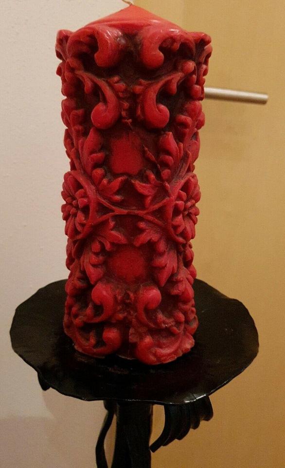 Massiver Kerzenständer mit dekorativer Kerze Schmiedeeisen in Obertaufkirchen