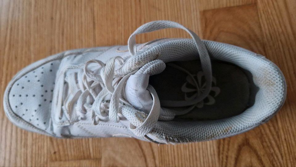 Nike Schuhe weiss Gr. 41 Sneaker in Niedersachsen - Verden | eBay  Kleinanzeigen ist jetzt Kleinanzeigen