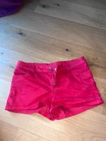 Rote kurze Shorts (Hotpants) von H&M Bayern - Vogtareuth Vorschau