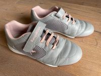 Kangaroos Sportschuhe Sneaker Hallenschuhe Klett grau/rosa Gr. 33 Niedersachsen - Drage Vorschau