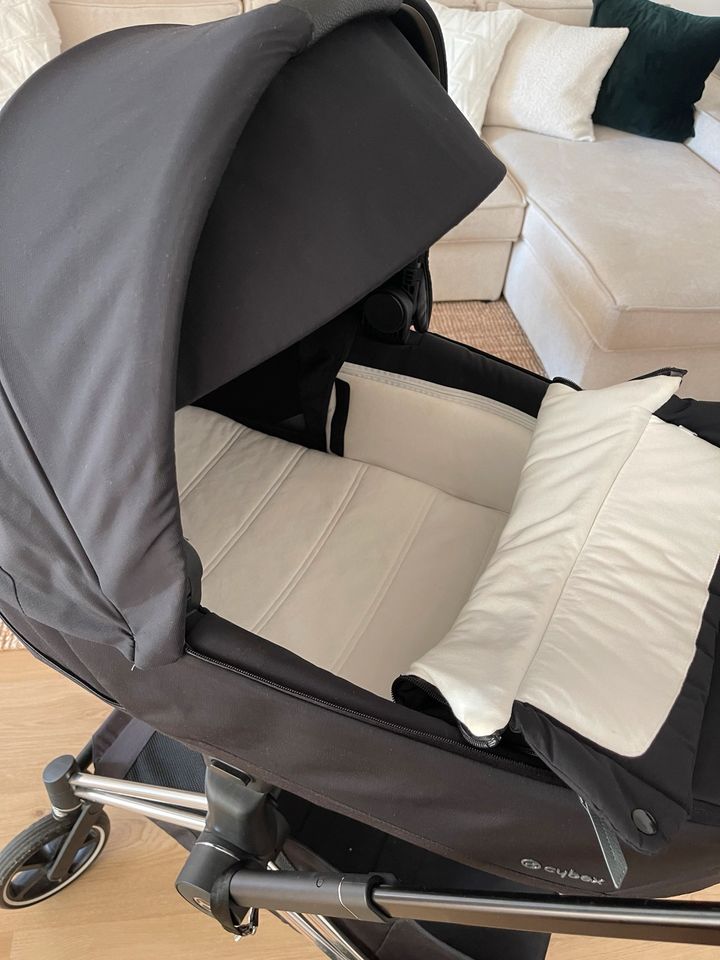 Cybex Priam 2023 - black sepia - Fusssack - Sportaufsatz in Feucht