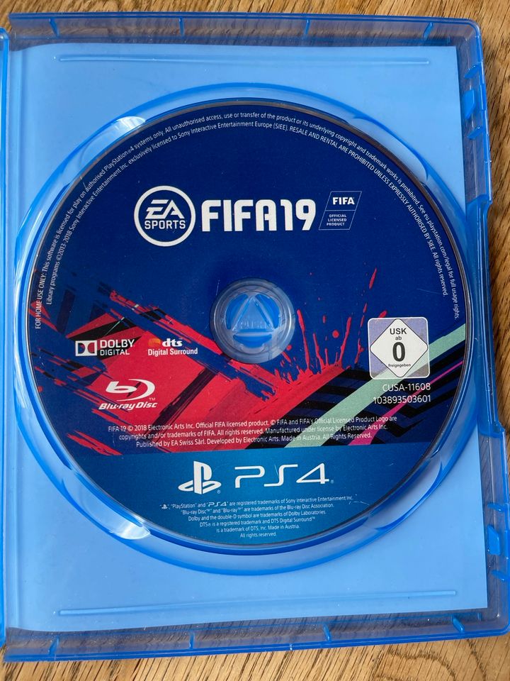 FIFA19 Champions Edition PS4 in Kalletal