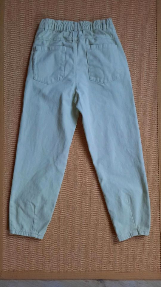 Jeans Gr. 152 in Arenzhain