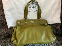 PRADA Tote Schultertasche, Farbe kiwi, vintage München - Bogenhausen Vorschau