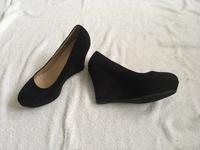 Juliet Pumps 40 Keilabsatz Frau Schwarz High Heels Hessen - Kassel Vorschau