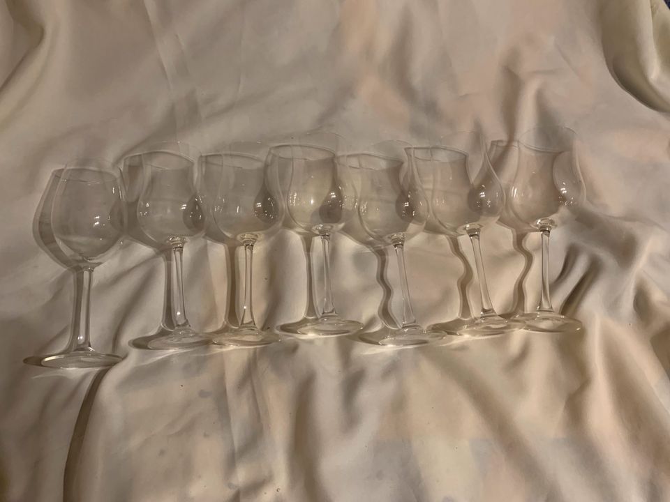 6 Weingläser in Klassischer Form Neu & ungenutzt + 1 Glas gratis in Dorfen