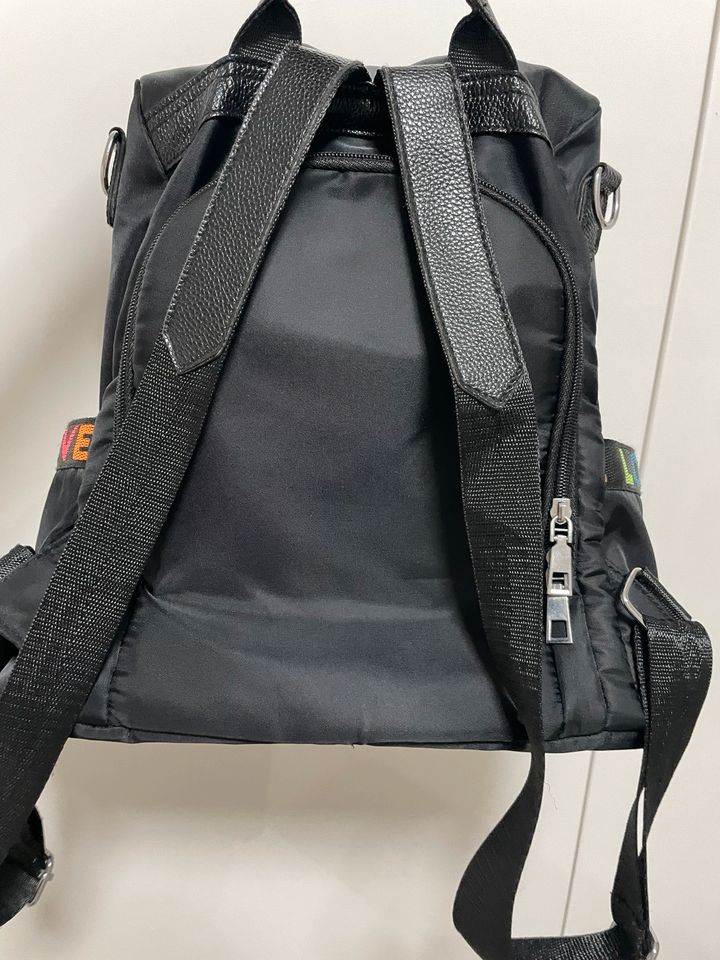 Diebstahlsicherer Damen Rucksack in München