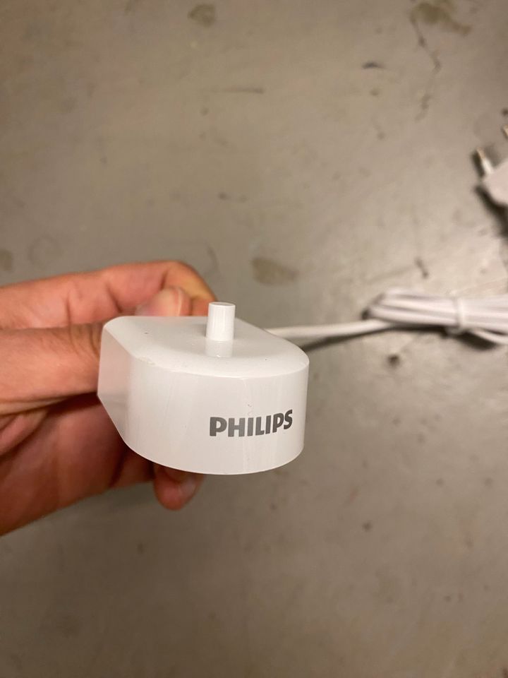 Zahnbürste Ladekabel Philips in Stuttgart