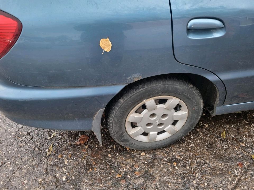 Kia rio kombi benzin in Duisburg