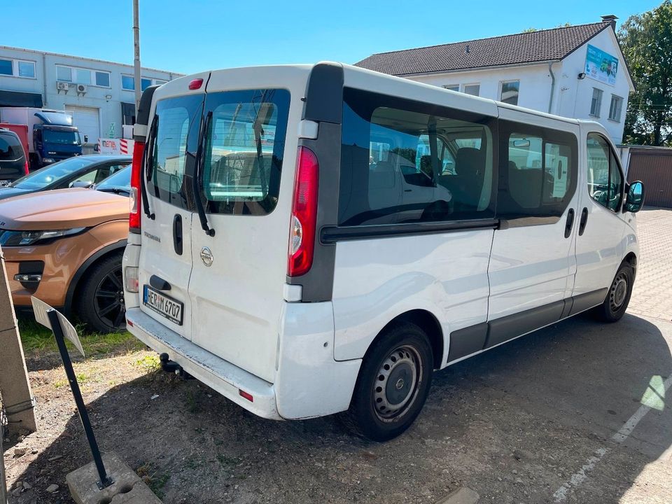 Nissan Primaster 9 Sitzer mit AHK 2.Hand Scheckheftgepflegt in Gelsenkirchen