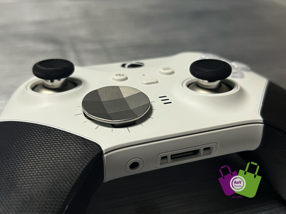 Xbox One - Elite Controller 2 - schwarz/weiß - NEUWERTIG / OVP in Centrum