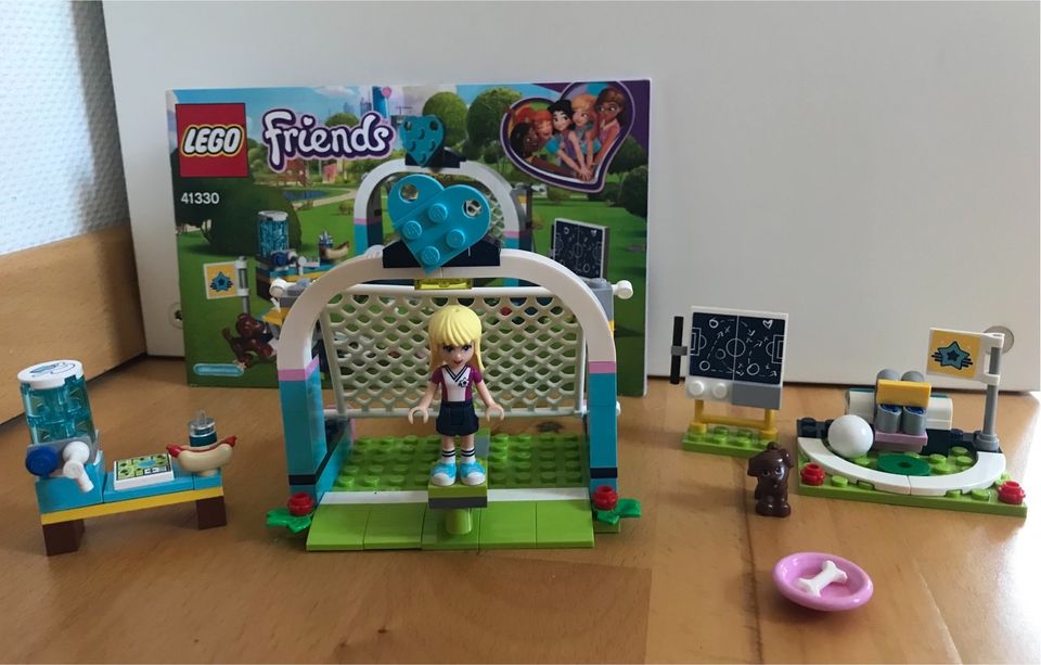 Lego Friends 41330 Fußballtraining mit Stephanie Tor Fußball in  Nordrhein-Westfalen - Würselen | Lego & Duplo günstig kaufen, gebraucht  oder neu | eBay Kleinanzeigen ist jetzt Kleinanzeigen