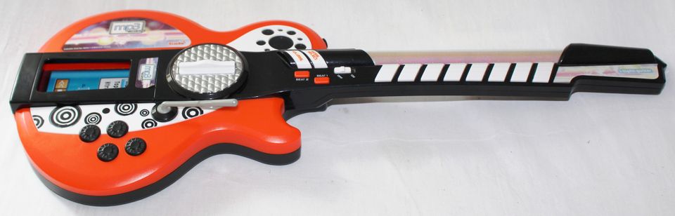Simba leichte Gitarre - MP3-fähig- Lichteffekte -66cm-ab 6 Jahre in Edemissen