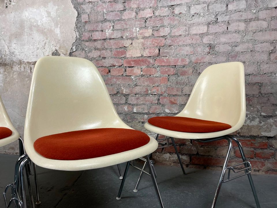 4er Set Eames Fiberglas Stühle Vitra Herman Miller Stuhl Vintage in Wuppertal