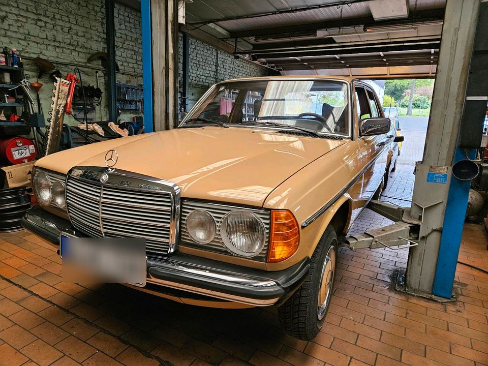 Mercedes Benz 200 W123 ungeschweist Original Zustand in Ludwigshafen