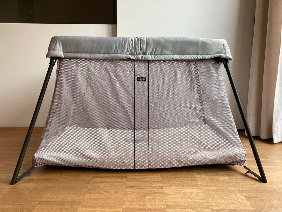 Babybjörn Reisebett Travel Cot Light Silber grau wie NEU in Ingolstadt