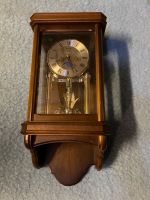 Defekte Wanduhr, Uhr aus Holz Kiel - Suchsdorf Vorschau