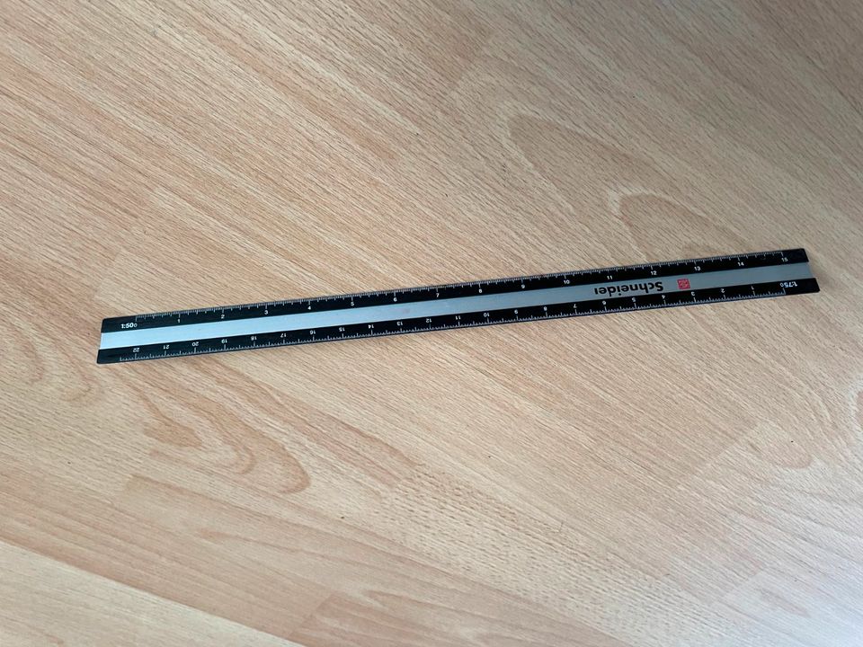 Dreikant Lineal 30 cm, Marke Schneider in Marburg