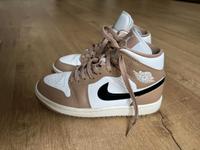 Nike Air Jordan Sneaker Turnschuhe Damen Nordrhein-Westfalen - Krefeld Vorschau