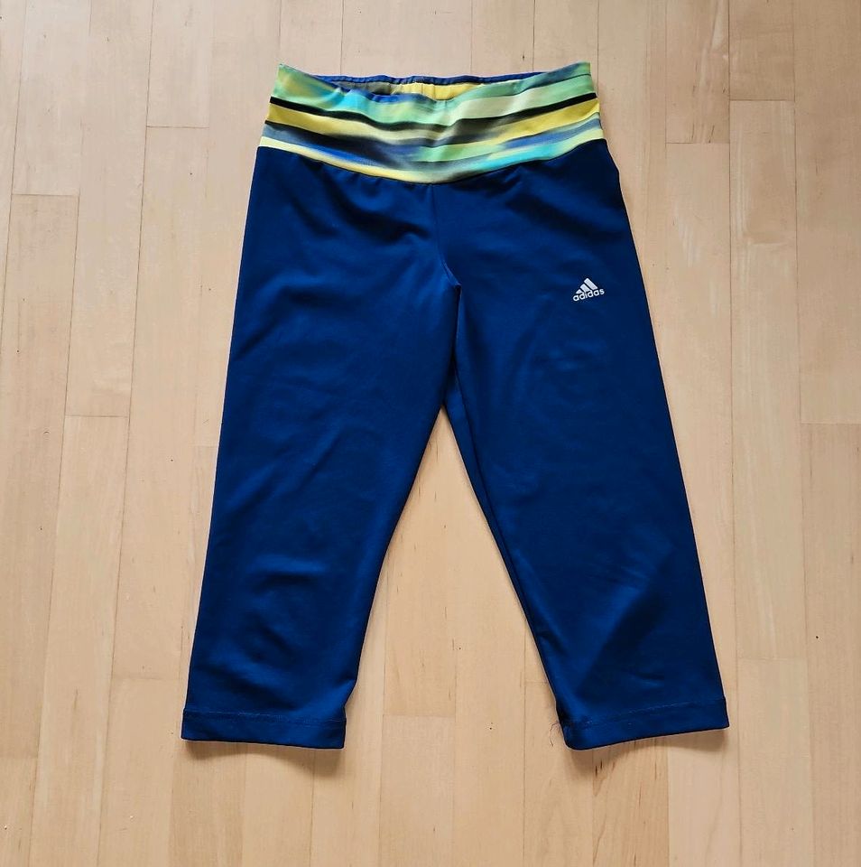 Adidas Laufhose Sporthose Gr. 152 in Holzkirchen