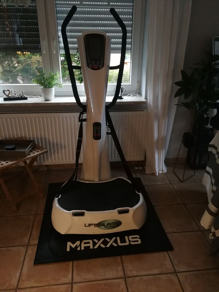 Maxxus Lifeplate 5.1 Vibrationsplatte in Brunsbuettel